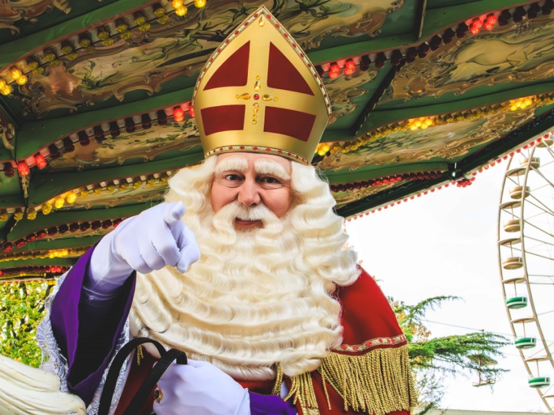 Sinterklaas bezoekt Slagharen 